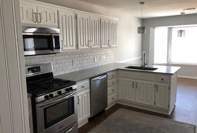 Foto del edificio - 3 Bed 2 Bath Broken Arrow