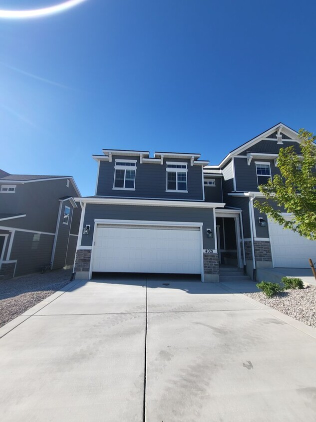 Primary Photo - Brand new Townhomes