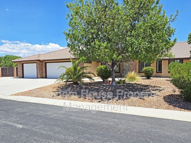 Building Photo - 111 Mondale Ct