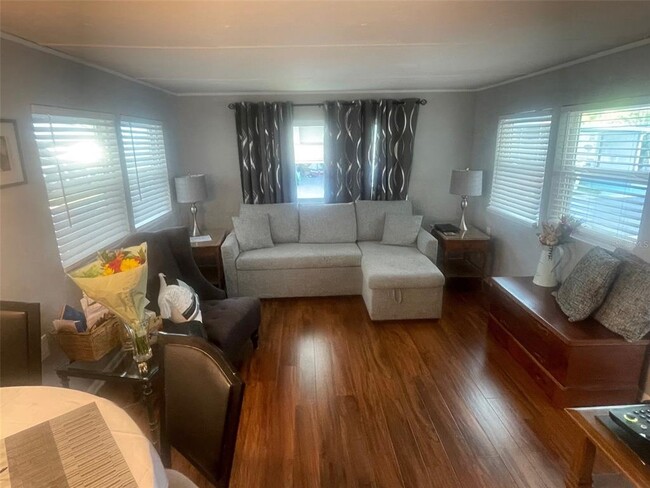 Foto del edificio - 1100 Curlew Rd