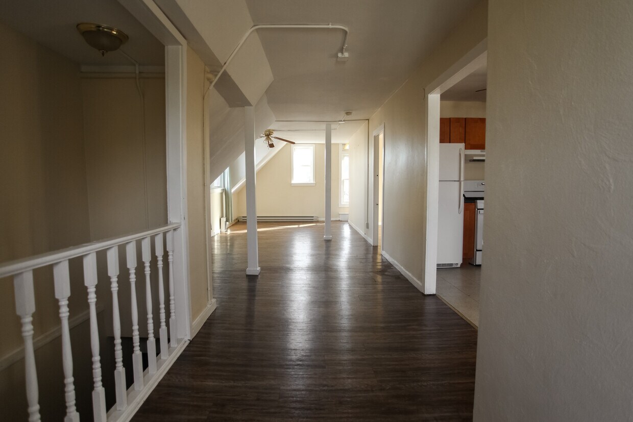 Primary Photo - 626 Park Ave
