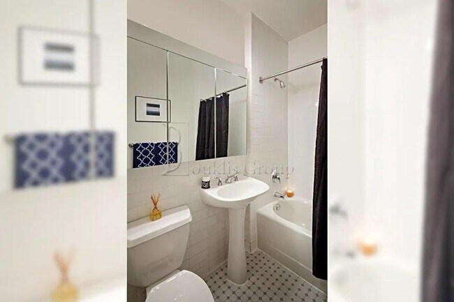 Foto del edificio - 3 bedroom in NEW YORK NY 10006