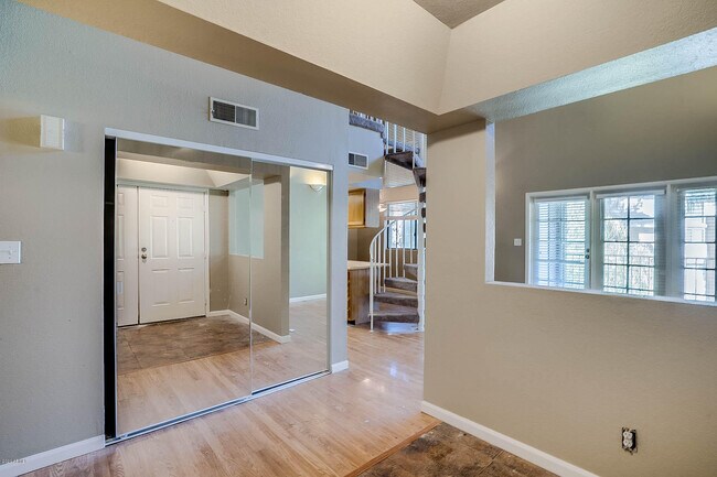 Foto del edificio - 18811 N 19th Ave