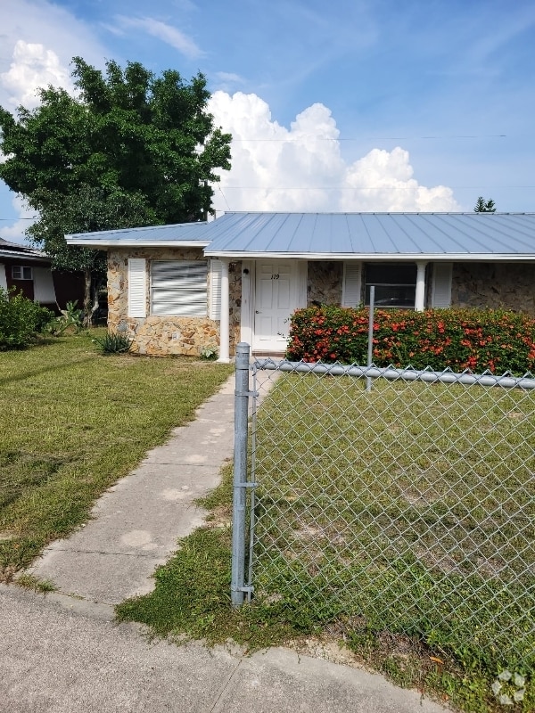 Building Photo - 119 Lake Rachard Dr