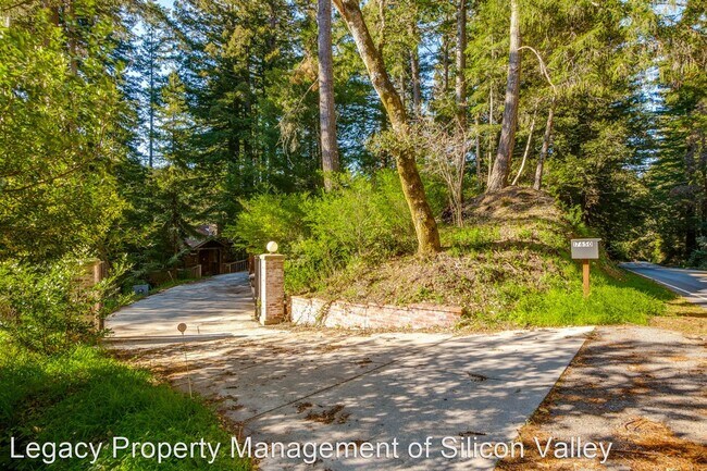 Foto del edificio - 3 br, 2 bath House - 17650 Skyline Blvd.