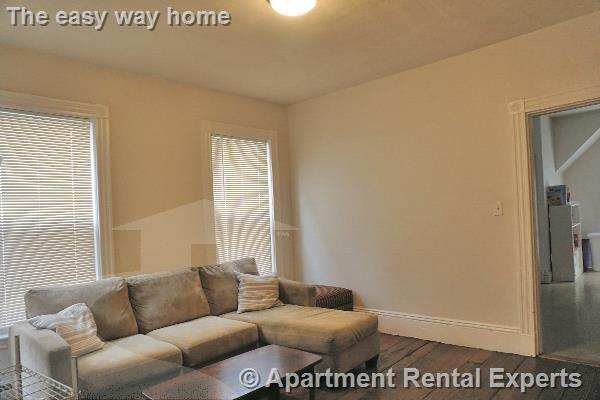 Building Photo - 339A Beacon St