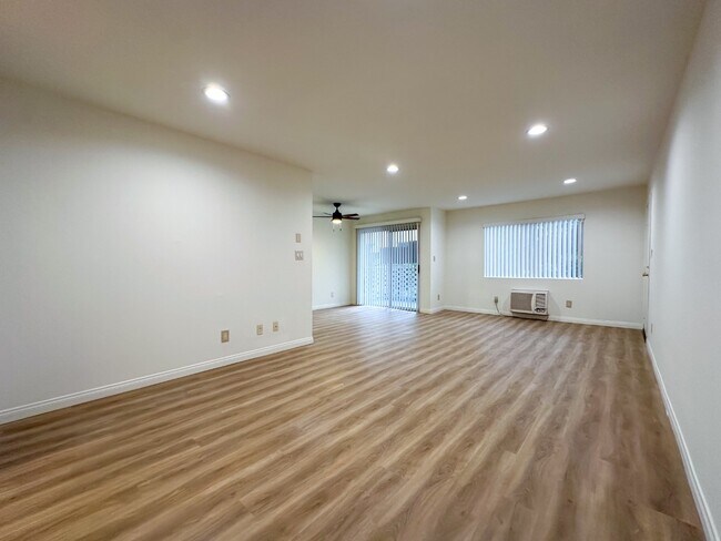 Foto del edificio - 10140 Mountair Ave