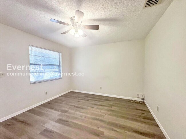 Foto del edificio - 2901 Bay View Dr