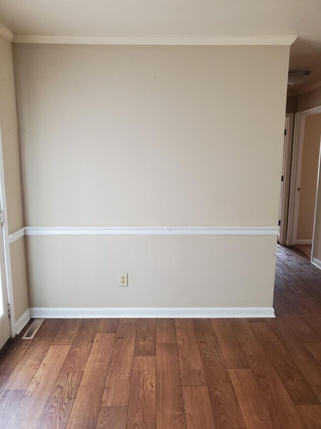 1321 Leaning Tree Ln, Lexington, KY 40517 Townhome Rentals in