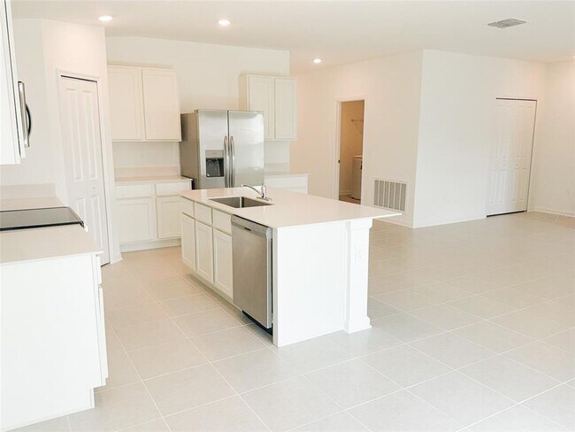 Foto del edificio - 4802 Katrina Dr