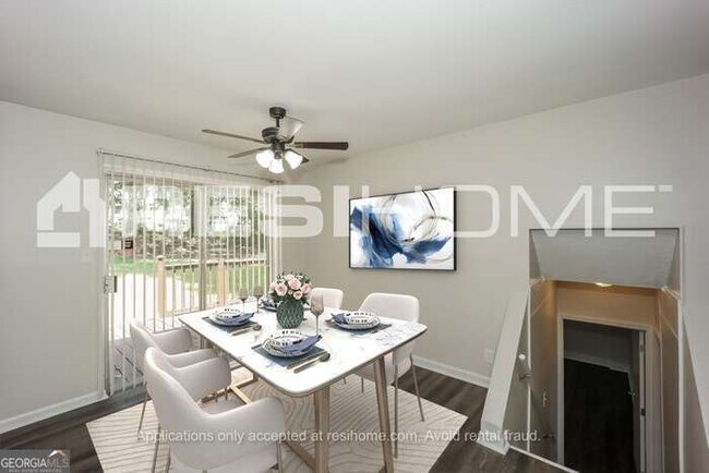 Building Photo - 6084 Hickory Dr
