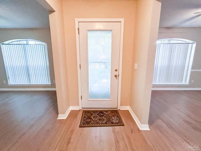 Foto del edificio - 1415 Tender Oaks Ln