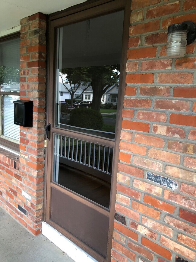 Puerta principal - 55 Castleford Rd