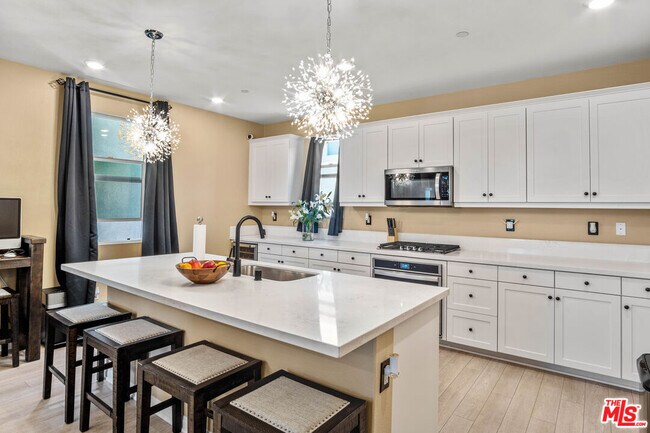 Foto del edificio - 720 Grace Ave