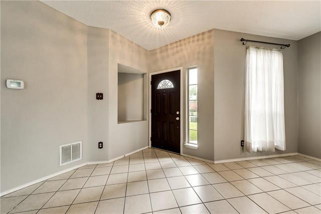 Building Photo - 6805 Hickory Creek