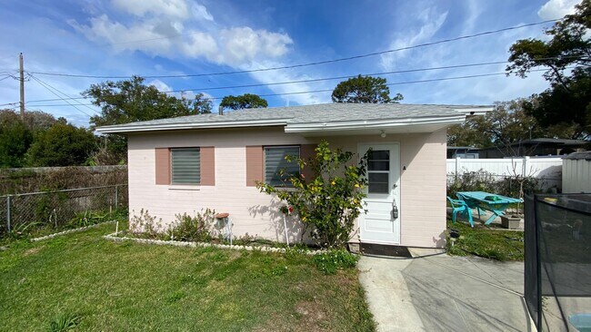Foto del edificio - Efficiency in North College Park - Priced ...