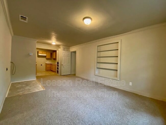 Building Photo - 3025 Drexel St