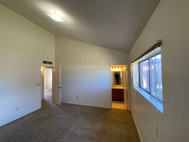 Building Photo - 2761 Dos Mujeres Ave