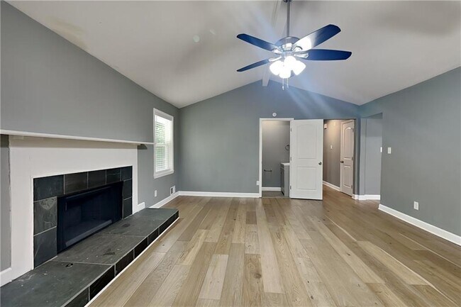 Foto del edificio - 3832 Meadow Ln