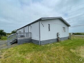 Building Photo - 102 W Veterans Ave