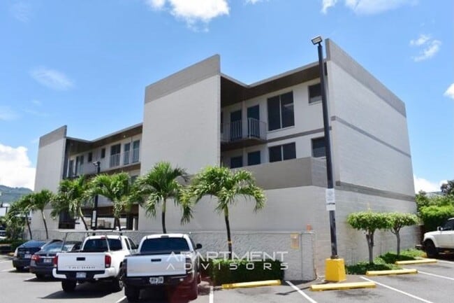 Building Photo - 3215 Ho'olulu St