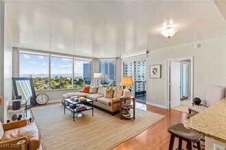 Building Photo - 322 Karen Ave