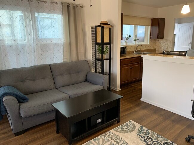 Sala de estar (activado) - 672 W 16th St