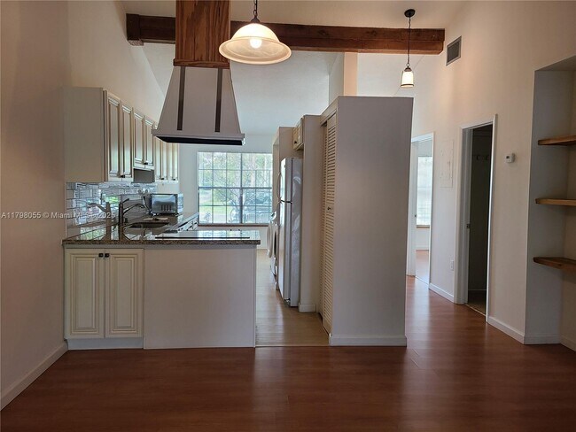 Foto del edificio - 10520 Buttonwood Ave