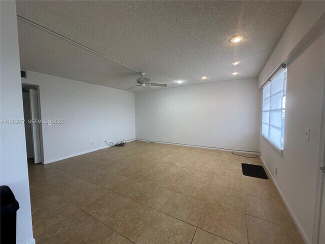 Foto del edificio - 13255 SW 9th Ct