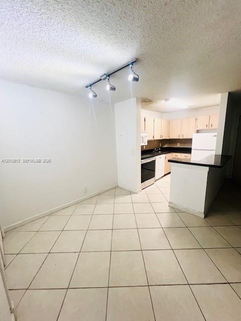 Foto del edificio - 10717 Cleary Blvd