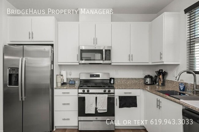 Foto del edificio - 5480 Seacliff Pl