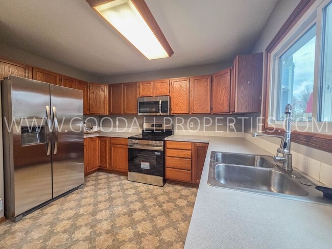 Building Photo - Beautiful 4-Bedroom Home in Johnston – with Finished basement and bonus room and a fenced yard.