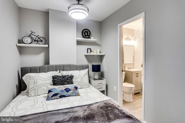 Foto del edificio - 1021 Arlington Blvd