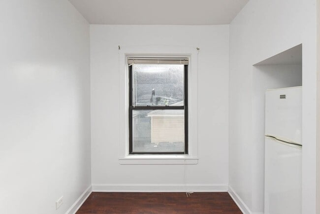 Building Photo - 2617.5 N Spaulding Ave