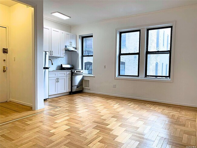 Foto del edificio - 31-18 Crescent St