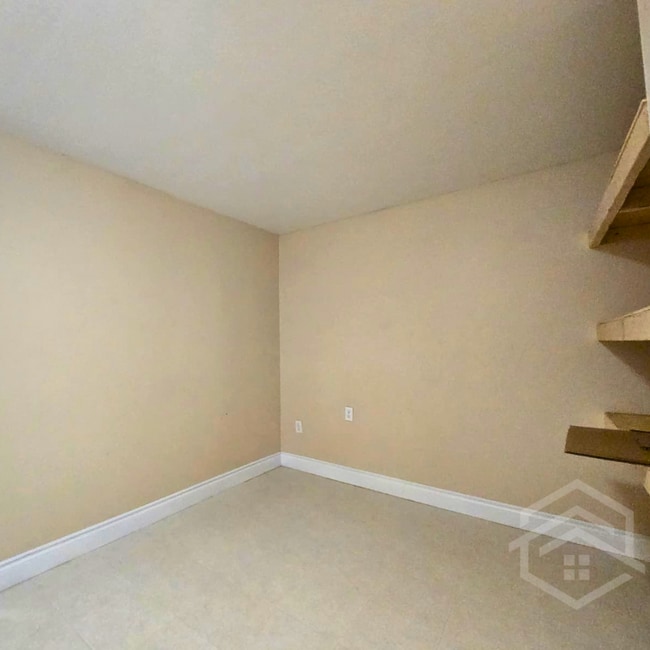 Building Photo - 1Bedroom Unit Available in Springfield!!