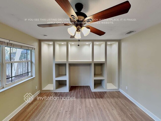 Building Photo - 5620 SW 119th Ave