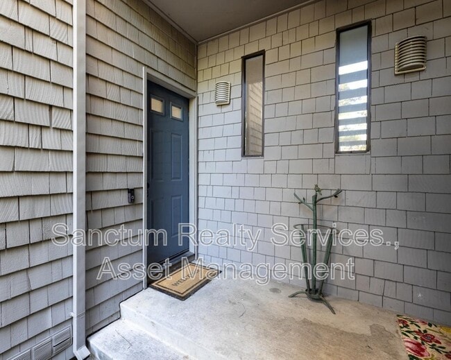 Building Photo - 1083 Foxchase Dr