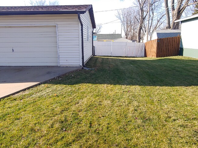 Foto del edificio - 4080 Boston Dr