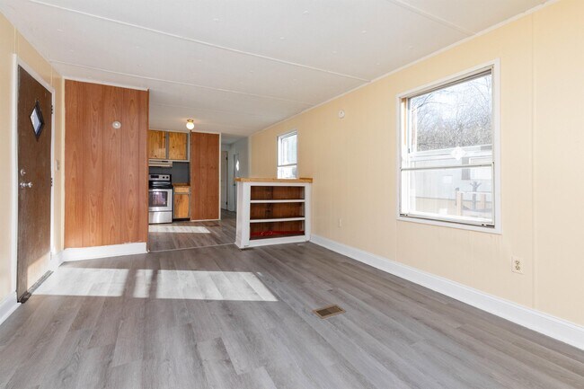 Foto del edificio - 245 Weaverville Rd