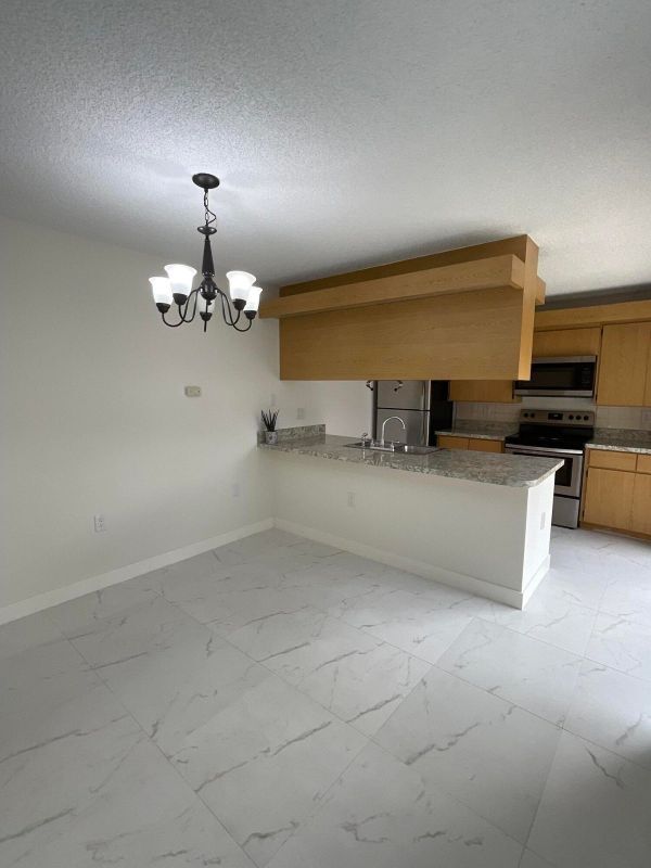 Foto del edificio - 7420 74th Way