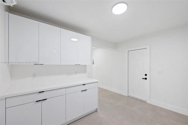 Foto del edificio - 3574 NW 12th St