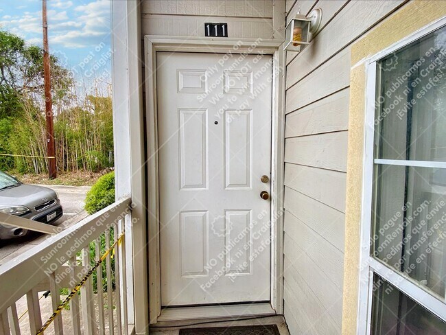 Building Photo - 427 Lindsey St 111