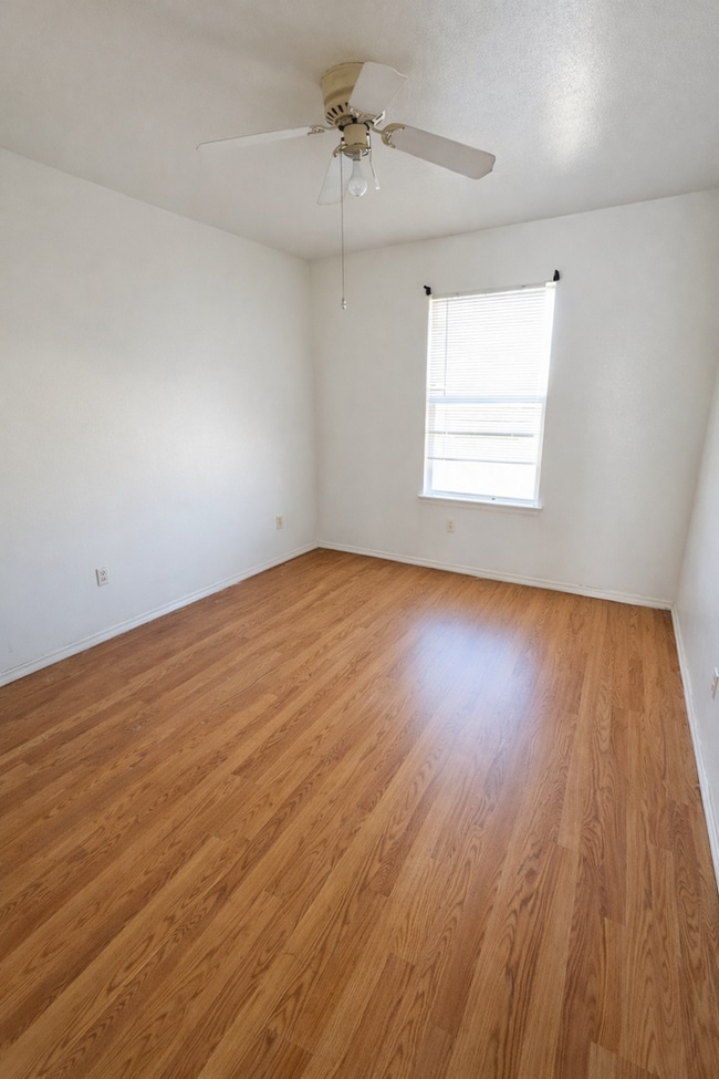 Foto del edificio - 1111 Horizon Dr