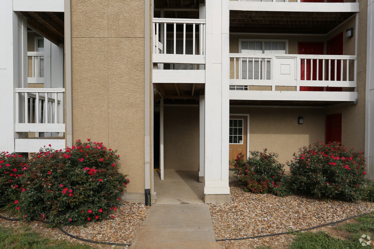 Jefferson Park Apartments 1220 Missouri Ct Liberty, MO