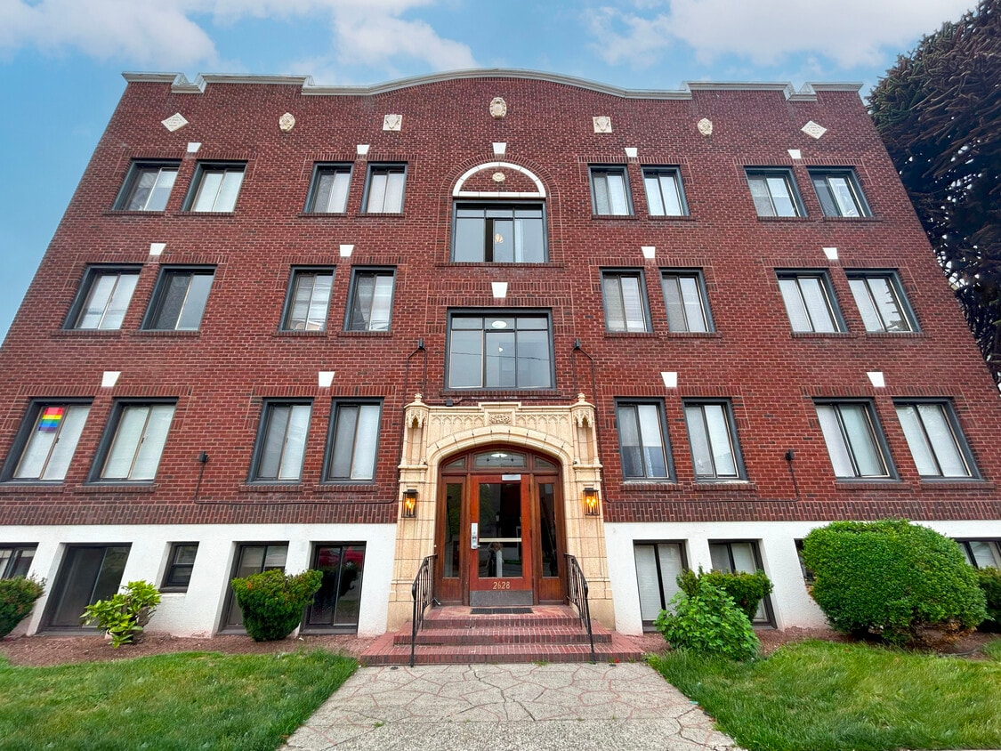 The Bayside Collection Apartments in Everett, WA