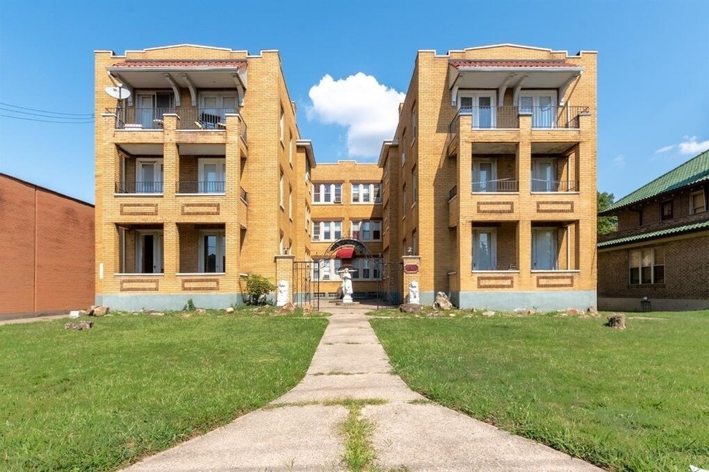 Front Exterior - The Overlook