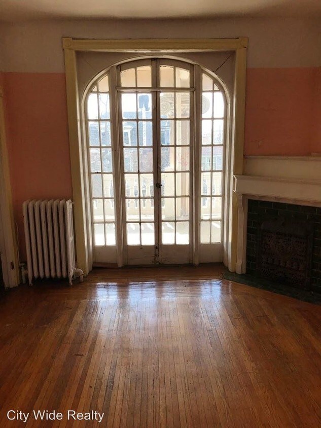 Building Photo - 901 S 48th St