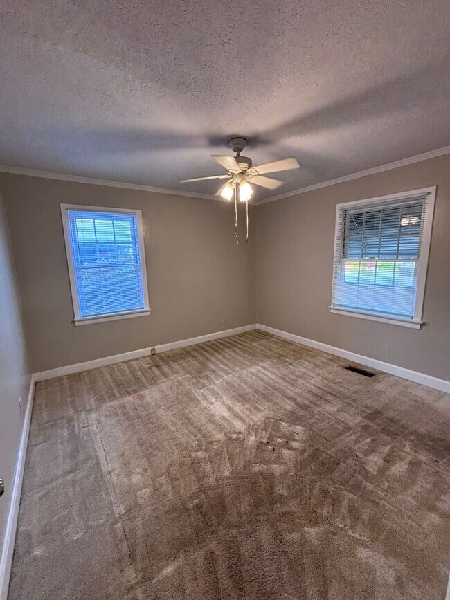 Foto del edificio - 3 Bed 1 Bath House