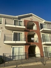 Building Photo - 1645 NE Merman Dr